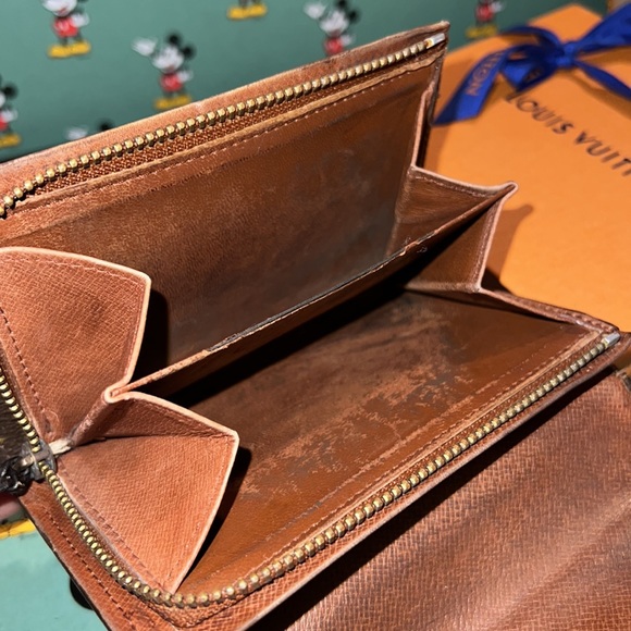 Authentic Louis Vuitton vintage wallet - Picture 5 of 16